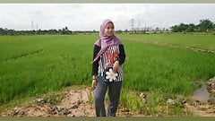 Awek kampung nampak bontot dengan coli putih#tunangorang